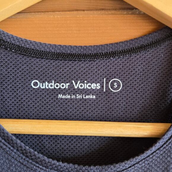 Outdoor Voices FastTrack Mesh Tank Top Gray Small Crop Shirt Athleisure Racer - Picture 4 of 5